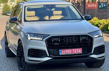 Внедорожник / Кроссовер Audi Q7 2020 в 
