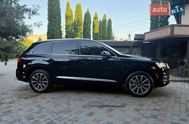 Внедорожник / Кроссовер Audi Q7 2016 в 