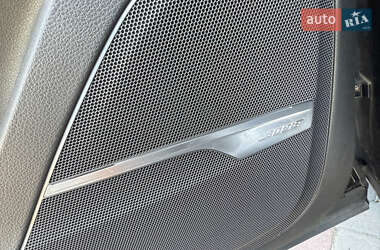 Внедорожник / Кроссовер Audi Q7 2016 в 