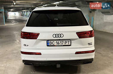 Внедорожник / Кроссовер Audi Q7 2017 в 