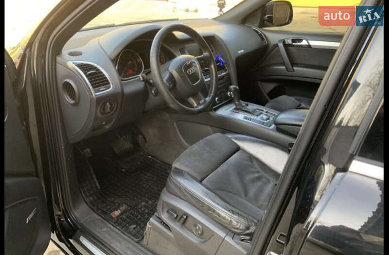 Внедорожник / Кроссовер Audi Q7 2008 в Рокитном