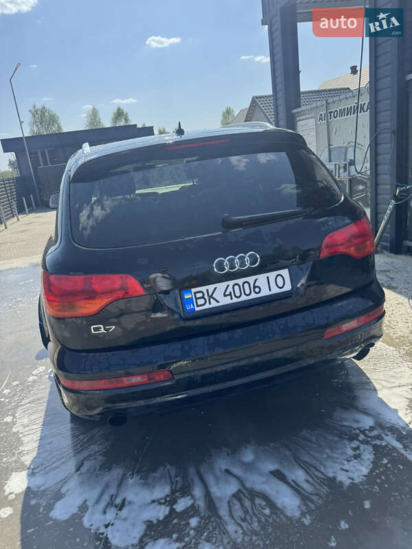 Внедорожник / Кроссовер Audi Q7 2008 в Рокитном