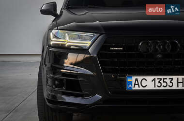 Внедорожник / Кроссовер Audi Q7 2017 в 