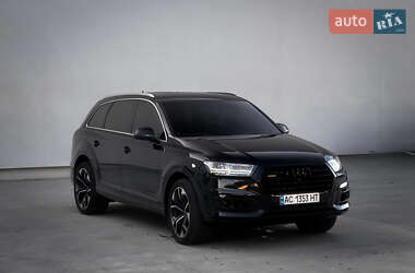 Внедорожник / Кроссовер Audi Q7 2017 в 