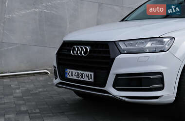 Внедорожник / Кроссовер Audi Q7 2015 в 