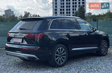 Позашляховик / Кросовер Audi Q7 2018 в 