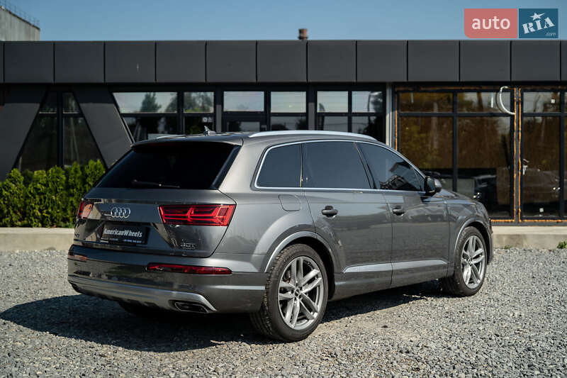 Позашляховик / Кросовер Audi Q7 2017 в Чернівцях