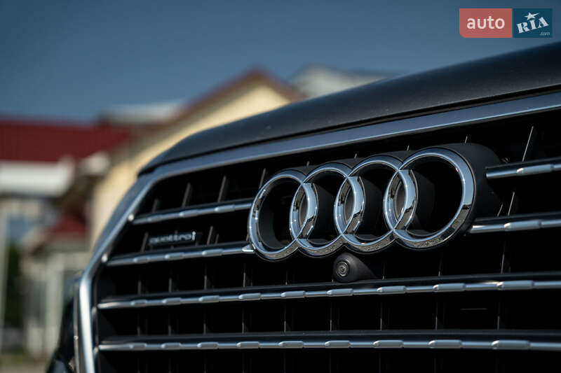 Позашляховик / Кросовер Audi Q7 2017 в Чернівцях