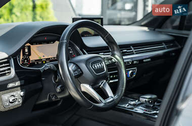 Внедорожник / Кроссовер Audi Q7 2017 в 