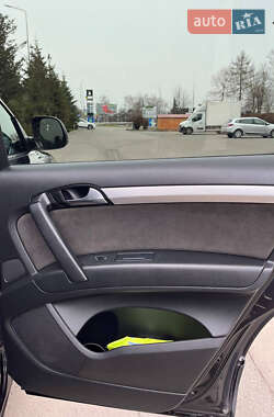 Позашляховик / Кросовер Audi Q7 2006 в 