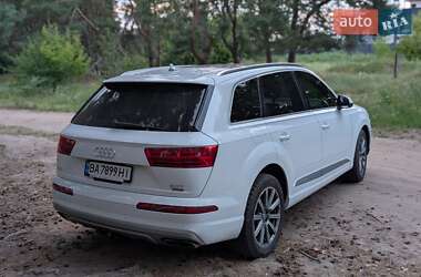Внедорожник / Кроссовер Audi Q7 2017 в 