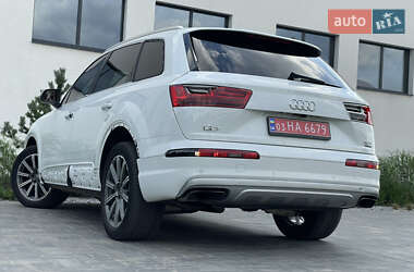 Внедорожник / Кроссовер Audi Q7 2017 в 