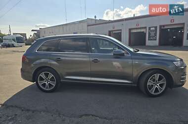 Позашляховик / Кросовер Audi Q7 2017 в 