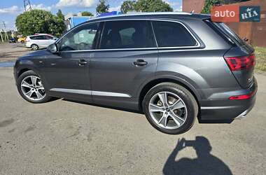 Позашляховик / Кросовер Audi Q7 2017 в 