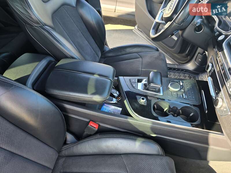 Внедорожник / Кроссовер Audi Q7 2017 в Киеве