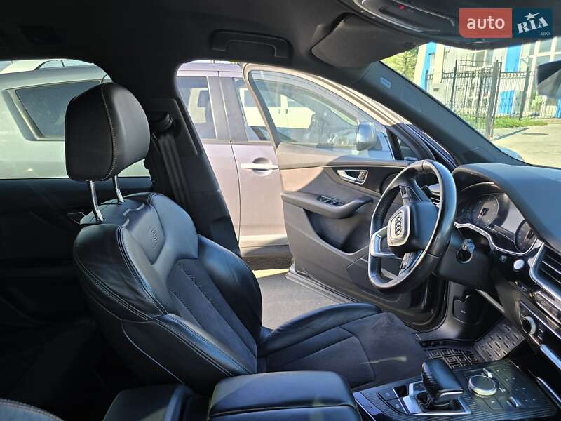 Внедорожник / Кроссовер Audi Q7 2017 в Киеве