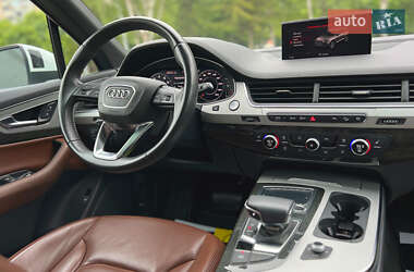 Внедорожник / Кроссовер Audi Q7 2019 в 
