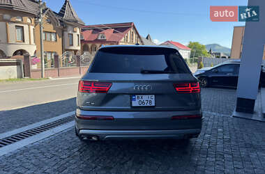 Внедорожник / Кроссовер Audi Q7 2016 в 