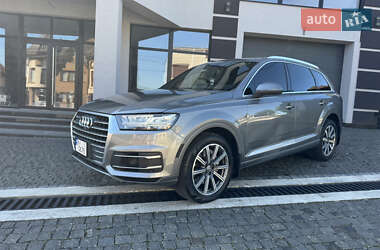 Внедорожник / Кроссовер Audi Q7 2016 в 