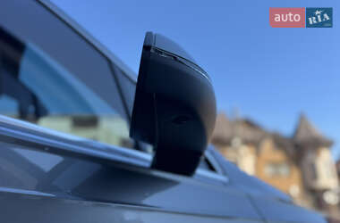 Внедорожник / Кроссовер Audi Q7 2016 в 