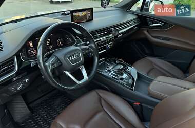 Внедорожник / Кроссовер Audi Q7 2018 в 