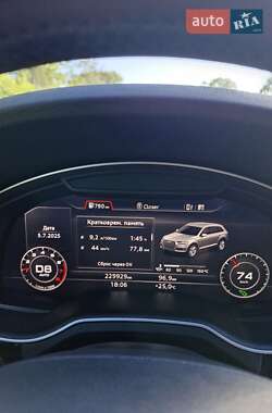 Внедорожник / Кроссовер Audi Q7 2016 в 