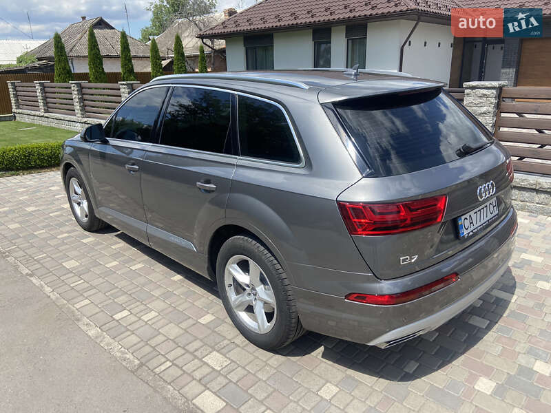 Позашляховик / Кросовер Audi Q7 2017 в Христинівці