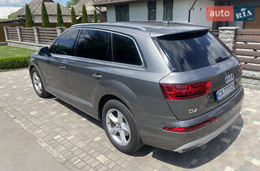 Внедорожник / Кроссовер Audi Q7 2017 в 