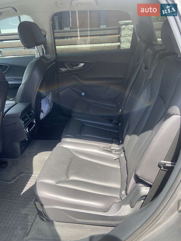 Позашляховик / Кросовер Audi Q7 2017 в Христинівці