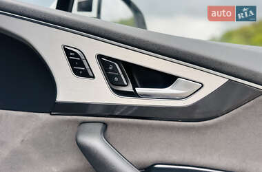 Внедорожник / Кроссовер Audi Q7 2017 в 