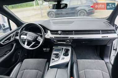 Внедорожник / Кроссовер Audi Q7 2017 в 
