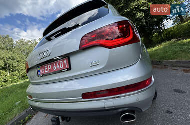 Позашляховик / Кросовер Audi Q7 2013 в 