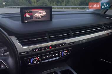 Внедорожник / Кроссовер Audi Q7 2017 в 