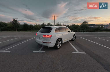 Внедорожник / Кроссовер Audi Q7 2017 в 