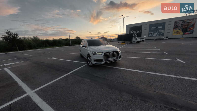 Позашляховик / Кросовер Audi Q7 2017 в Чернівцях