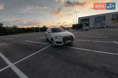Внедорожник / Кроссовер Audi Q7 2017 в 