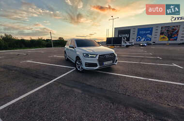 Внедорожник / Кроссовер Audi Q7 2017 в 