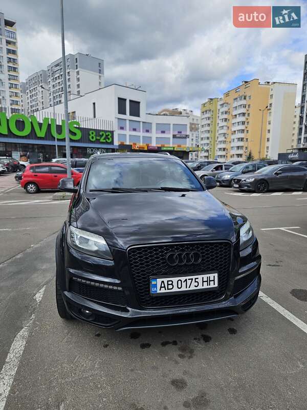 Внедорожник / Кроссовер Audi Q7 2012 в 