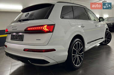 Внедорожник / Кроссовер Audi Q7 2020 в 