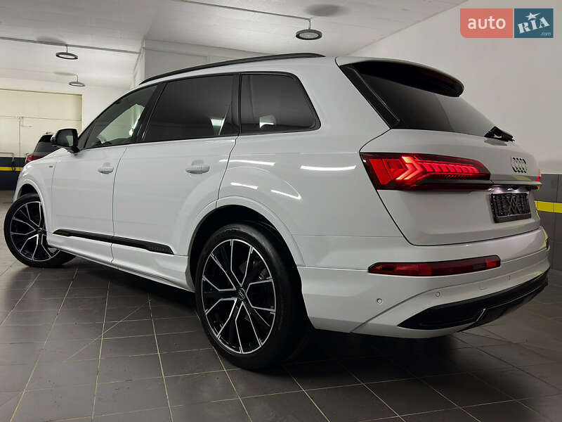 Внедорожник / Кроссовер Audi Q7 2020 в Казатине