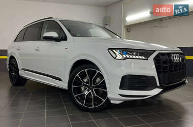 Внедорожник / Кроссовер Audi Q7 2020 в 