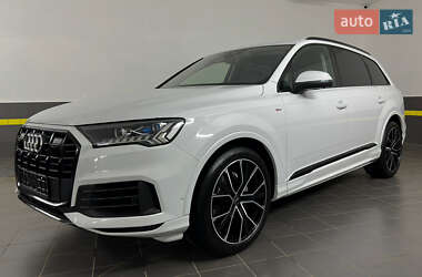 Внедорожник / Кроссовер Audi Q7 2020 в 