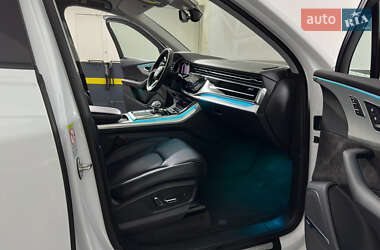 Внедорожник / Кроссовер Audi Q7 2020 в 