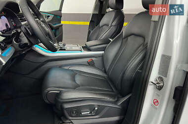 Внедорожник / Кроссовер Audi Q7 2020 в 