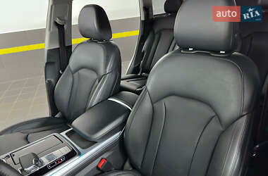 Внедорожник / Кроссовер Audi Q7 2020 в 