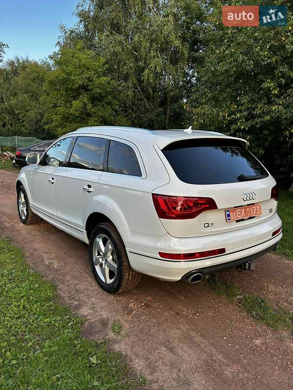 Внедорожник / Кроссовер Audi Q7 2013 в Нововолынске