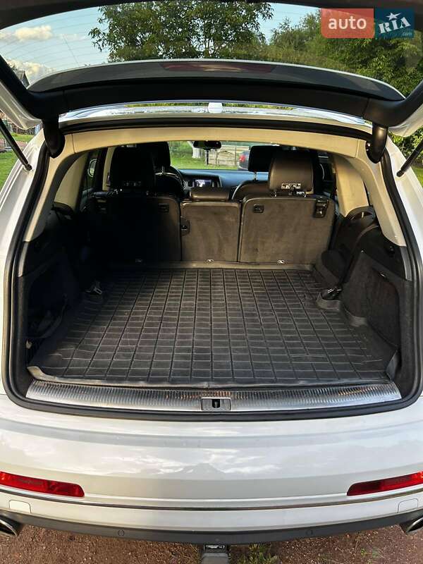 Внедорожник / Кроссовер Audi Q7 2013 в Нововолынске