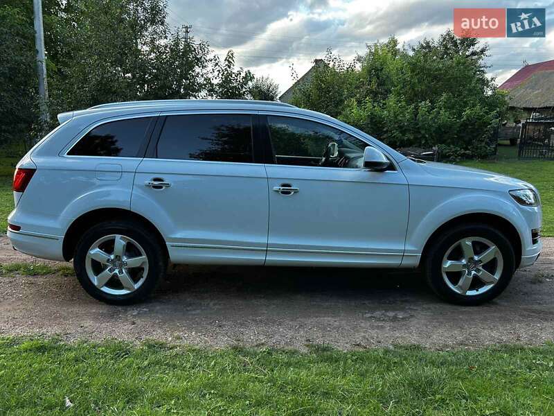 Внедорожник / Кроссовер Audi Q7 2013 в Нововолынске