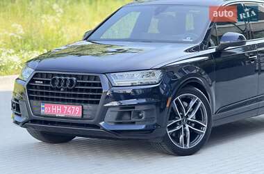 Позашляховик / Кросовер Audi Q7 2017 в 
