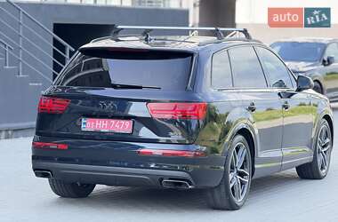Позашляховик / Кросовер Audi Q7 2017 в 